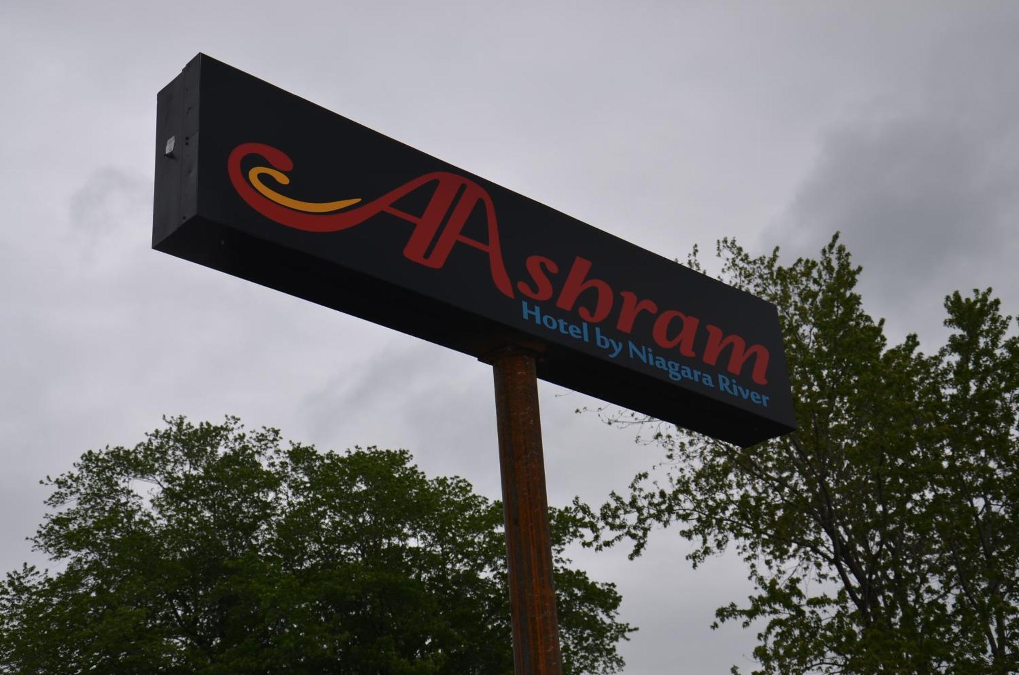 Aashram Hotel By Niagara River Niagara Falls Esterno foto