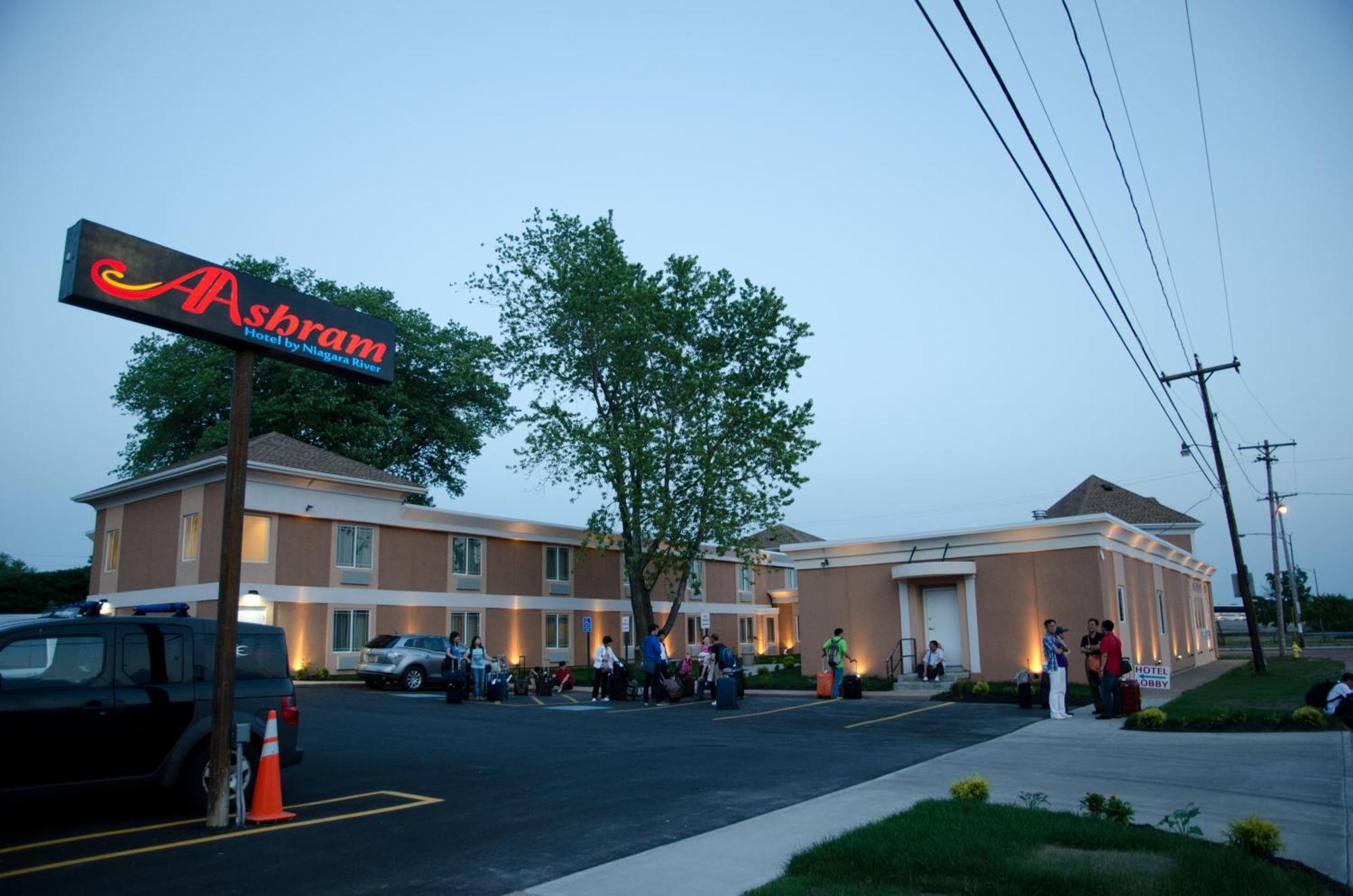 Aashram Hotel By Niagara River Niagara Falls Esterno foto