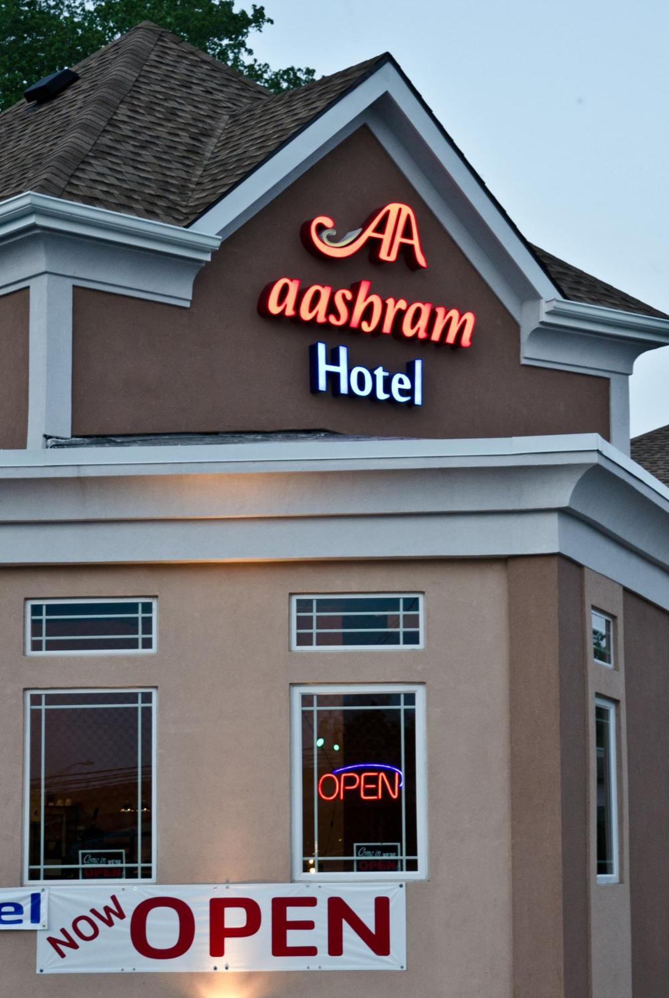 Aashram Hotel By Niagara River Niagara Falls Esterno foto