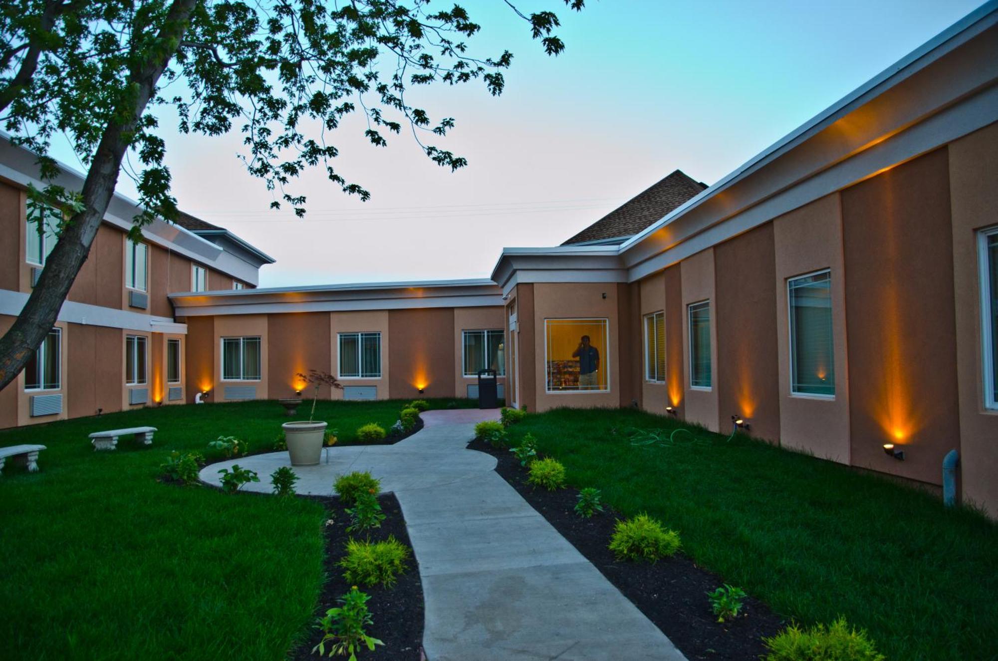 Aashram Hotel By Niagara River Niagara Falls Esterno foto