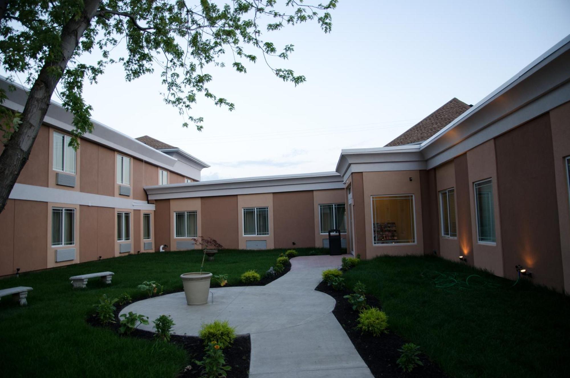 Aashram Hotel By Niagara River Niagara Falls Esterno foto